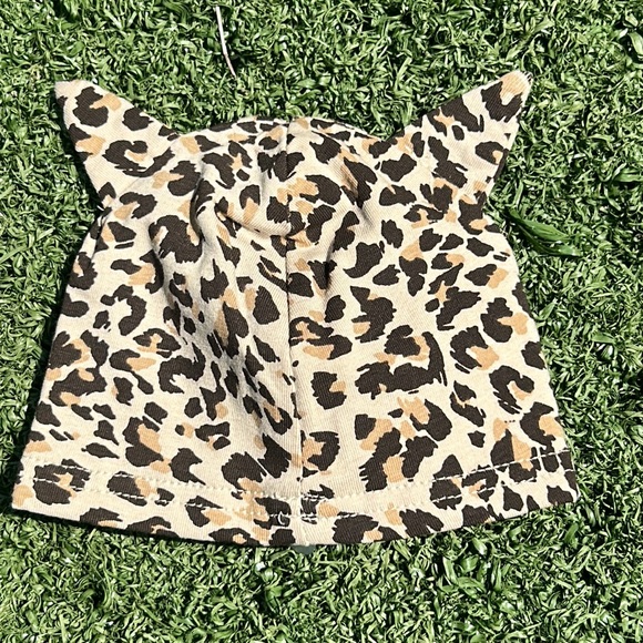 NWT Cheetah 4 Piece Outfit with Hat Size 0-6 months - Picture 3 of 14